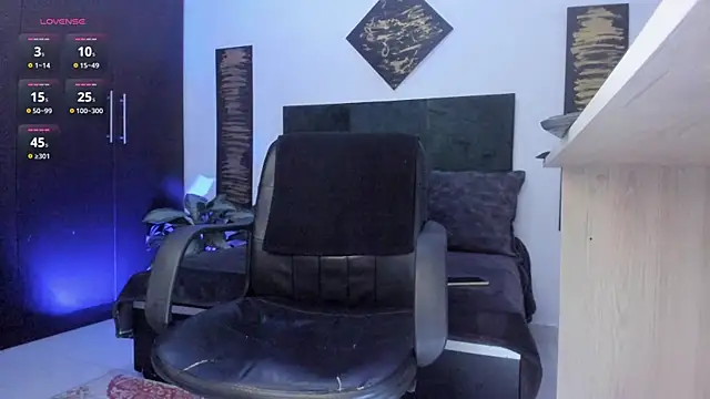 Snapshot of Alex_sc_ chatting on 01-06-25, 08:57 Alex sc online show from 01-06-25, 08:57