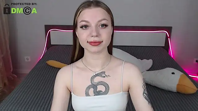 Snapshot of RonnieMilles chatting on 03-12-25, 02:01 RonnieMilles online show from 03-12-25, 02:01