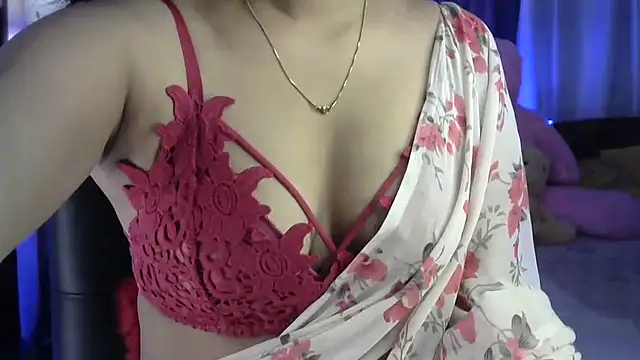 Black cat cutie online show from 10-17-25, 04:37