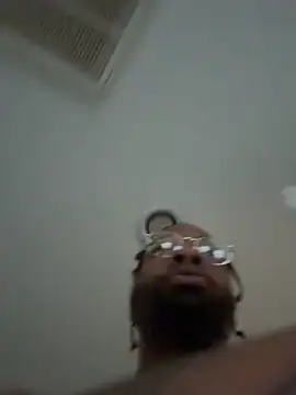 Snapshot of curvedicbandit6_2 chatting on 04-06-26, 11:05 curvedicbandit6 2 online show from 04-06-26, 11:05