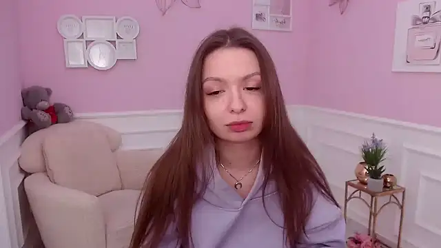 Snapshot of LucySkilar chatting on 12-02-24, 09:45 LucySkilar online show from 12-02-24, 09:45