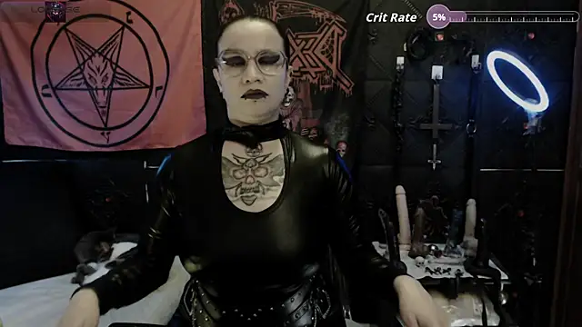 Snapshot of Evil_Queen_666 chatting on 09-14-25, 06:56 Evil Queen 666 online show from 09-14-25, 06:56