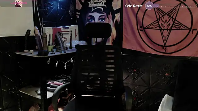 Snapshot of Evil_Queen_666 chatting on 05-16-26, 06:21 Evil Queen 666 online show from 05-16-26, 06:21