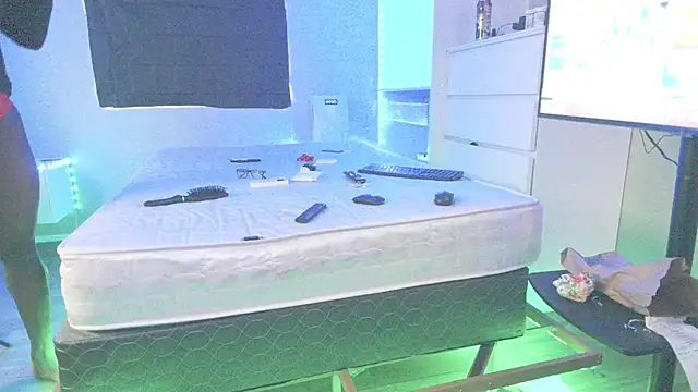 Snapshot of THICKwithDICKK chatting on 01-28-25, 07:53 THICKwithDICKK online show from 01-28-25, 07:53