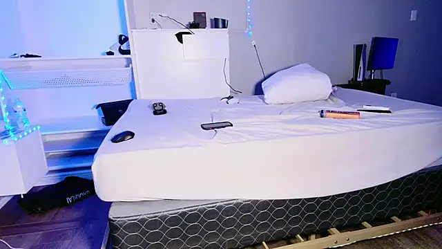 Snapshot of THICKwithDICKK chatting on 03-10-25, 12:15 THICKwithDICKK online show from 03-10-25, 12:15