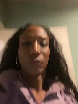 Snapshot of tamarabigass1 chatting on 02-06-25, 02:33 tamarabigass1 online show from 02-06-25, 02:33