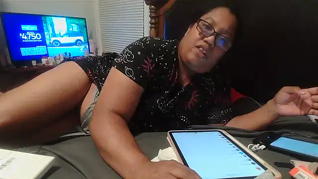 Snapshot of ebonyred chatting on 03-09-25, 01:14 ebonyred online show from 03-09-25, 01:14