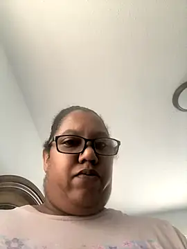 Snapshot of ebonyred chatting on 09-20-25, 04:41 ebonyred online show from 09-20-25, 04:41