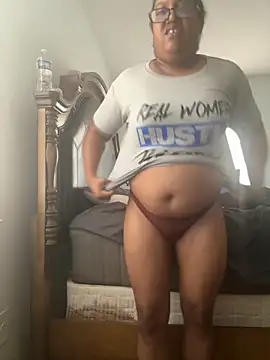 Snapshot of ebonyred chatting on 09-21-25, 04:19 ebonyred online show from 09-21-25, 04:19