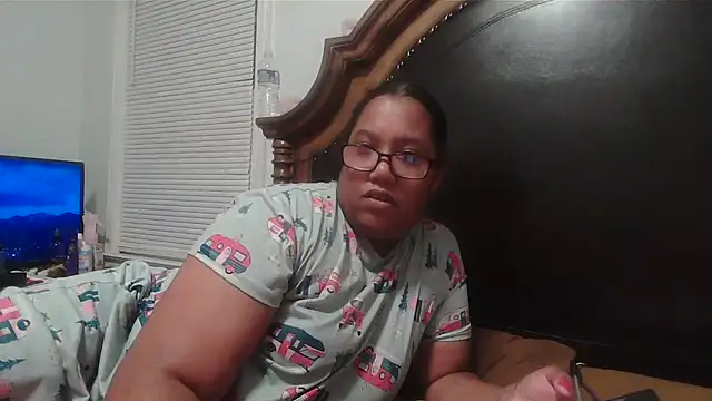 Snapshot of ebonyred chatting on 11-09-25, 12:42 ebonyred online show from 11-09-25, 12:42