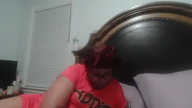 ebonyred online show from 02-18-26, 02:40