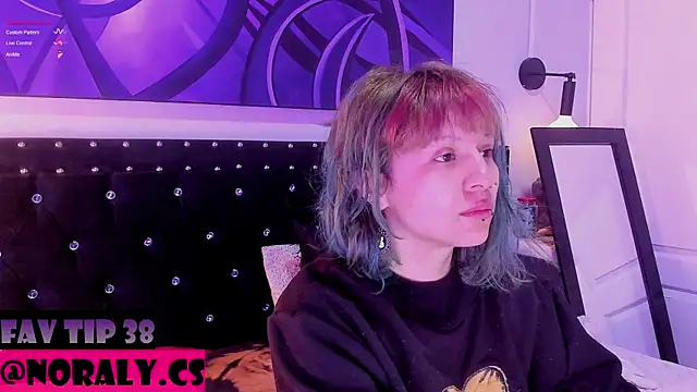 Snapshot of hey_noraly chatting on 05-15-26, 04:08 hey noraly online show from 05-15-26, 04:08