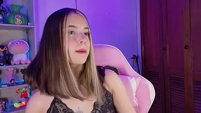 EmilyMiller  online show from 09-20-25, 07:04