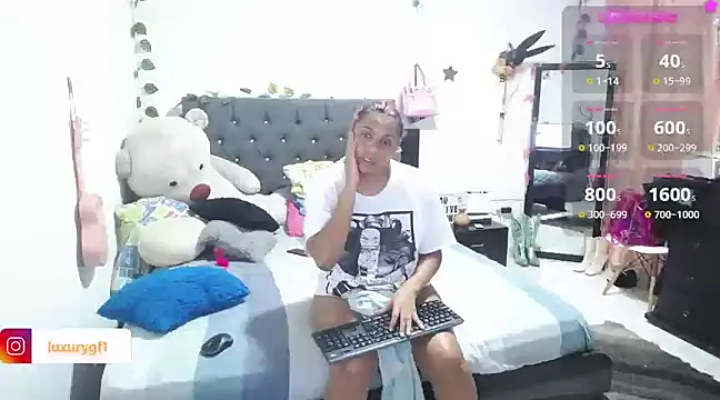 Snapshot of Pocahontaslovex chatting on 01-11-25, 12:01 Pocahontaslovex online show from 01-11-25, 12:01