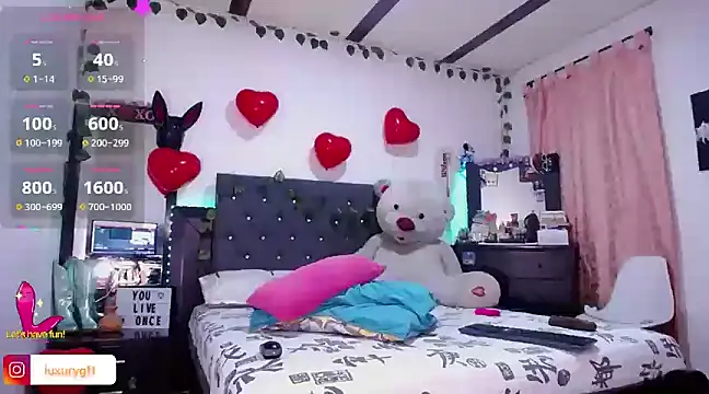 Snapshot of Pocahontaslovex chatting on 02-18-25, 03:21 Pocahontaslovex online show from 02-18-25, 03:21