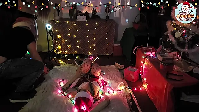 Snapshot of tayshie chatting on 12-24-24, 09:39 tayshie online show from 12-24-24, 09:39