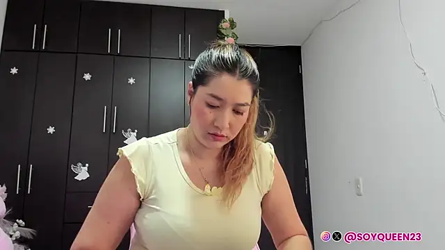 Soyqueen online show from 09-10-25, 04:56