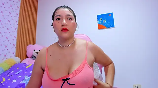 Snapshot of Soyqueen chatting on 05-18-26, 04:07 Soyqueen online show from 05-18-26, 04:07