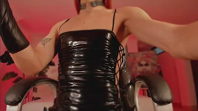 Taylor  foxxx online show from 12-04-24, 04:10