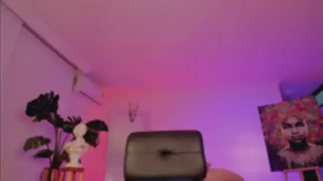 Taylor  foxxx online show from 01-04-25, 04:12