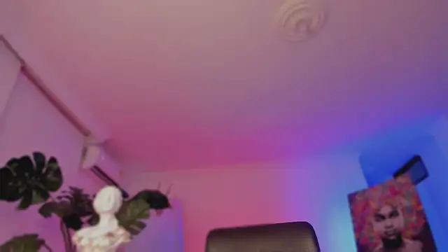 Taylor  foxxx online show from 02-06-25, 04:10