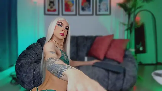 Taylor  foxxx online show from 09-20-25, 04:57