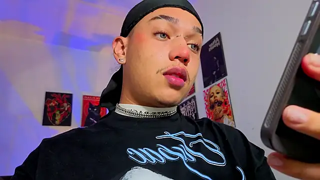 Snapshot of GaelOconner chatting on 11-05-25, 01:27 GaelOconner online show from 11-05-25, 01:27