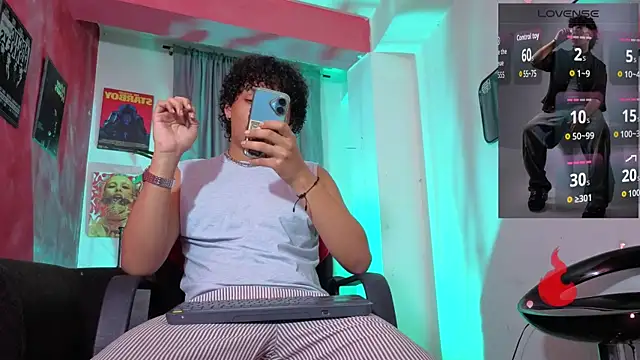 Snapshot of GaelOconner chatting on 02-09-26, 02:59 GaelOconner online show from 02-09-26, 02:59