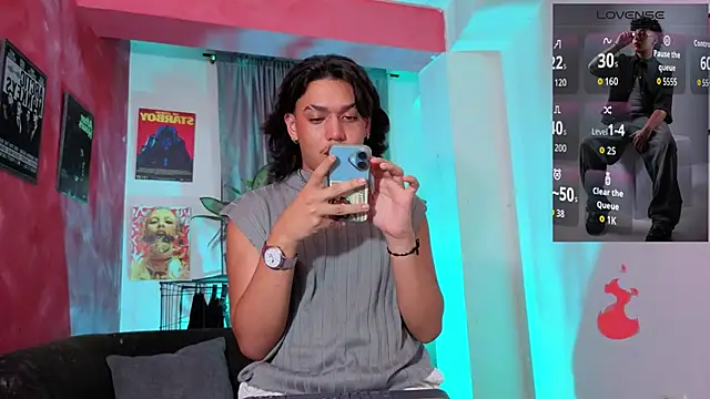 Snapshot of GaelOconner chatting on 02-12-26, 04:40 GaelOconner online show from 02-12-26, 04:40