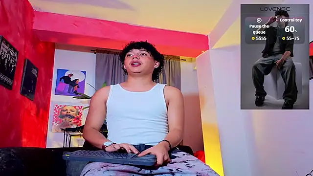 Snapshot of GaelOconner chatting on 03-22-26, 03:32 GaelOconner online show from 03-22-26, 03:32