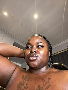 Snapshot of Honeycoco0211 chatting on 05-23-26, 03:34 Honeycoco0211 online show from 05-23-26, 03:34
