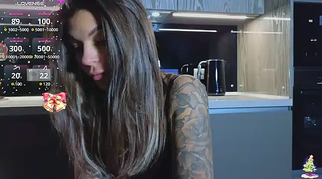 Snapshot of tattooedBabyy chatting on 01-05-25, 10:21 tattooedBabyy online show from 01-05-25, 10:21