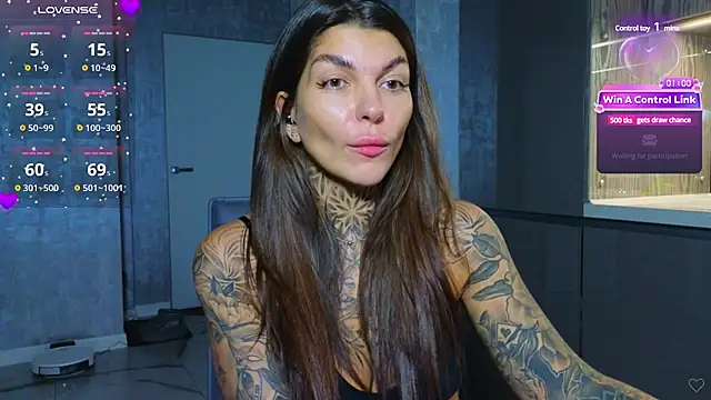 Snapshot of tattooedBabyy chatting on 01-15-25, 01:52 tattooedBabyy online show from 01-15-25, 01:52