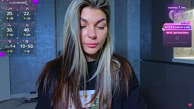 Snapshot of tattooedBabyy chatting on 01-26-25, 01:25 tattooedBabyy online show from 01-26-25, 01:25