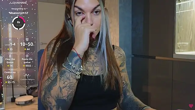 Snapshot of tattooedBabyy chatting on 02-16-25, 01:49 tattooedBabyy online show from 02-16-25, 01:49