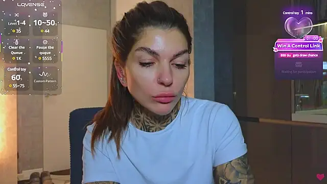 Snapshot of tattooedBabyy chatting on 02-27-25, 02:54 tattooedBabyy online show from 02-27-25, 02:54