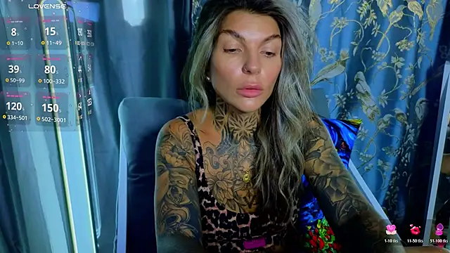 Snapshot of tattooedBabyy chatting on 11-10-25, 10:47 tattooedBabyy online show from 11-10-25, 10:47