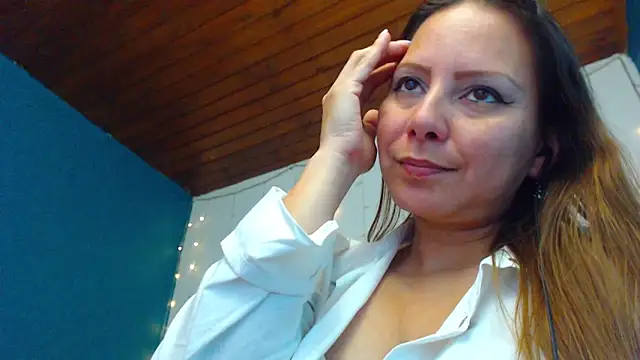 camila delarosa online show from 12-27-24, 06:31