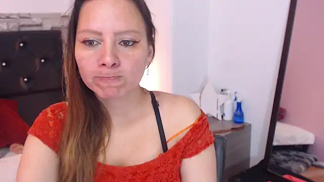 camila delarosa online show from 02-28-25, 01:03