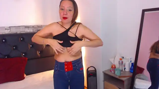 camila delarosa online show from 03-01-25, 01:18