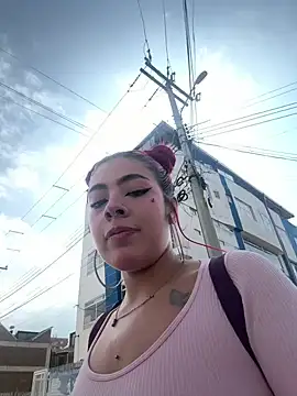 Dalila Thoms online show from 03-09-25, 01:48