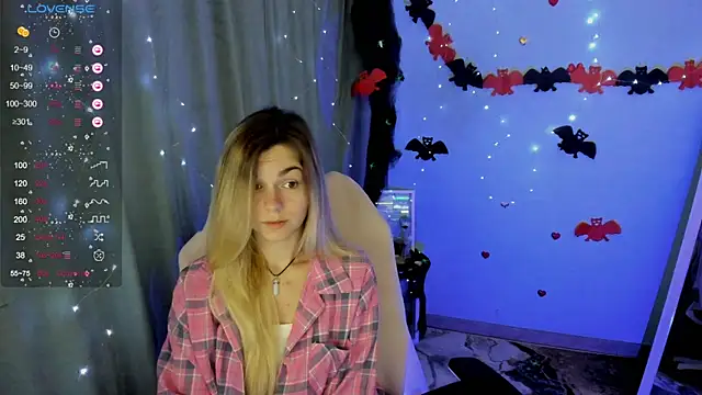 Snapshot of Sweet_me_ chatting on 10-26-25, 07:03 Sweet me online show from 10-26-25, 07:03