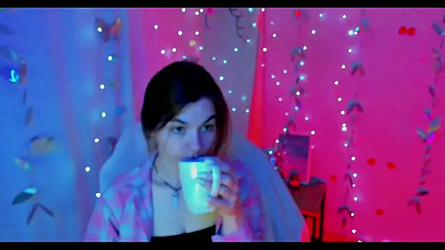 Snapshot of Sweet_me_ chatting on 06-16-26, 06:05 Sweet me online show from 06-16-26, 06:05