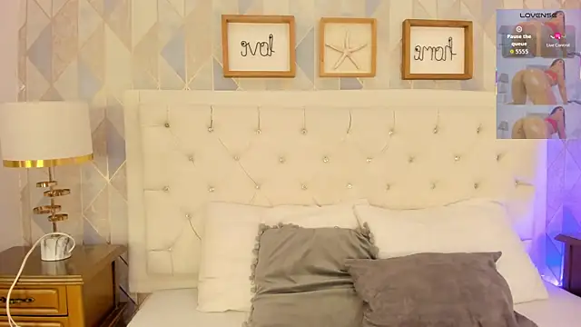 Snapshot of Valerith_Vega_ chatting on 12-18-25, 12:00 Valerith Vega online show from 12-18-25, 12:00