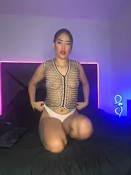 ScarlettAndClark online show from 02-05-25, 01:54