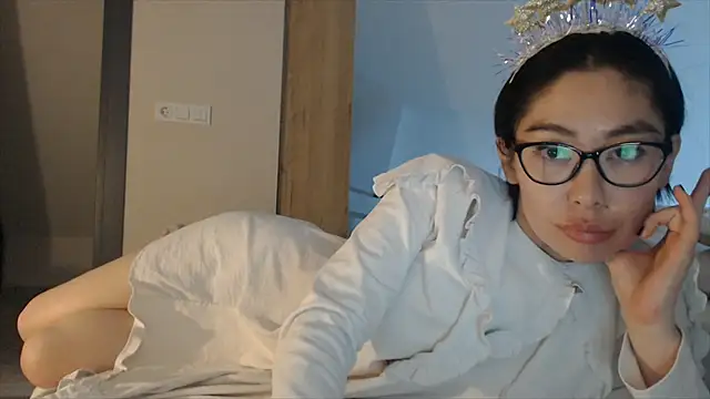 Kunimitsuu  online show from 12-25-24, 09:22