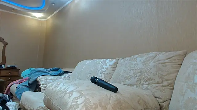 Kunimitsuu  online show from 02-06-25, 08:13