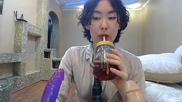 Kunimitsuu  online show from 02-14-25, 07:33