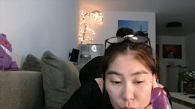 Kunimitsuu  online show from 10-03-25, 11:02