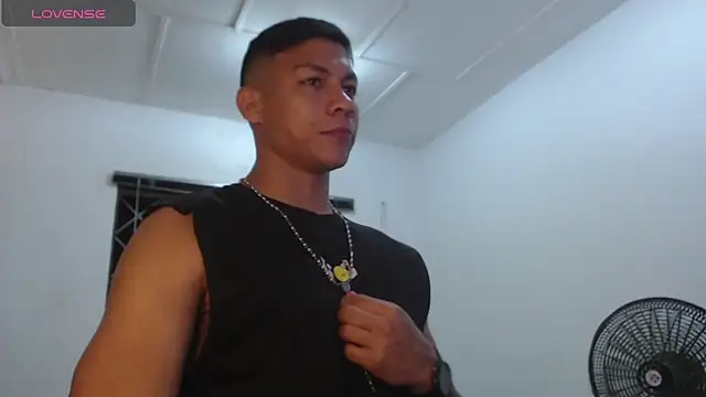 Snapshot of aalan_foxter chatting on 01-27-25, 02:10 aalan foxter online show from 01-27-25, 02:10